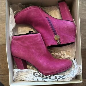 Geox (so comfort!) Purple Suede Ankle Booties